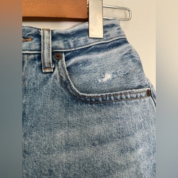 Denim forum Aritzia The BF Loose Mid Thigh Short - Picture 6 of 12